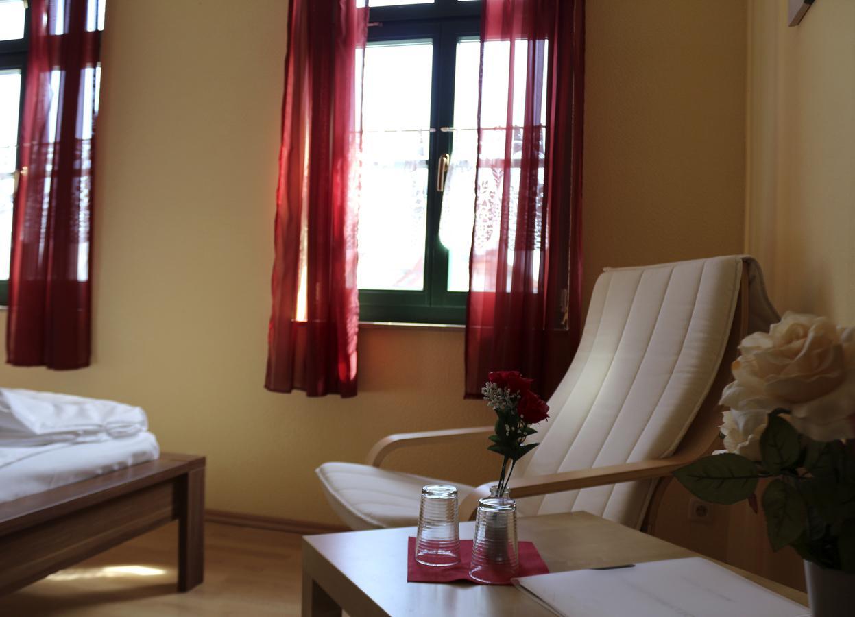 Gasthaus & Pension "Zur Rose" Веймар Экстерьер фото