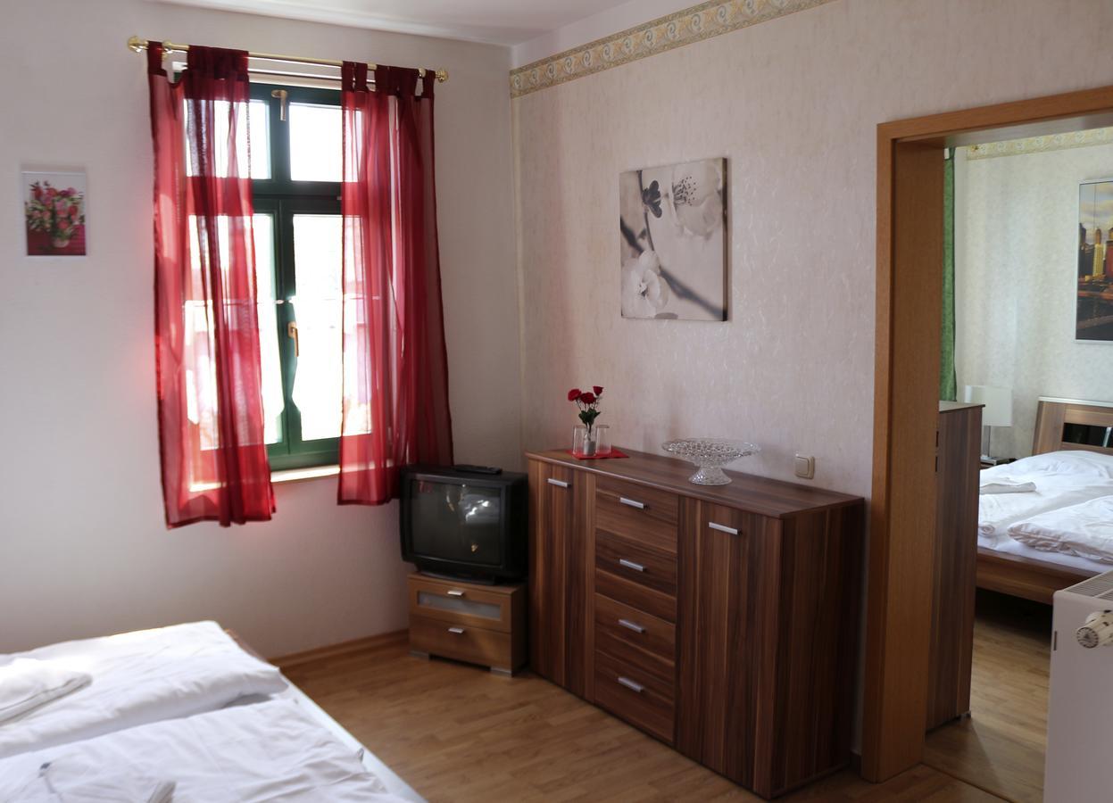Gasthaus & Pension "Zur Rose" Веймар Экстерьер фото