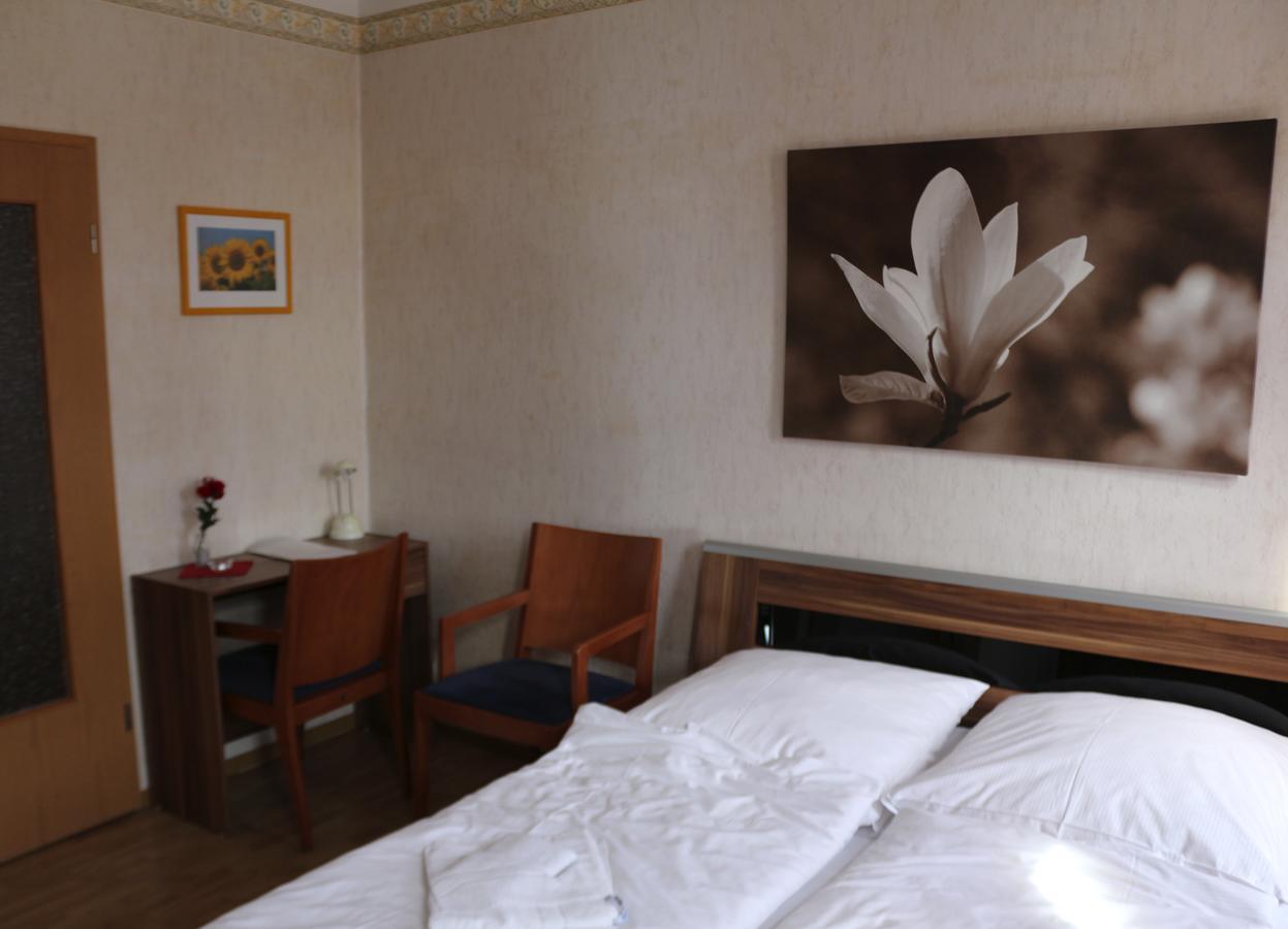 Gasthaus & Pension "Zur Rose" Веймар Экстерьер фото