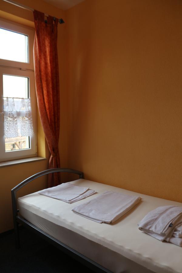 Gasthaus & Pension "Zur Rose" Веймар Экстерьер фото